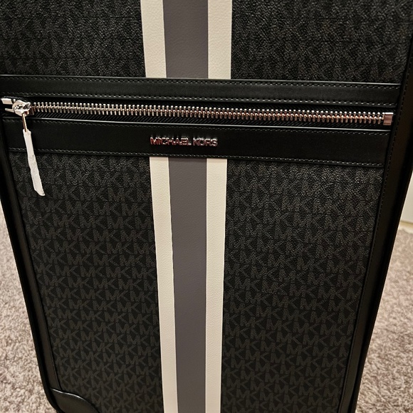 Authentic Michael Kors Luggage - Picture 1 of 5